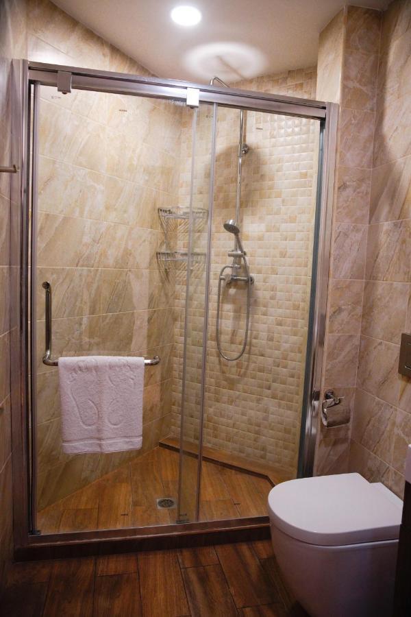 City Center Appartment At Buzand St. Yerevan Exterior foto