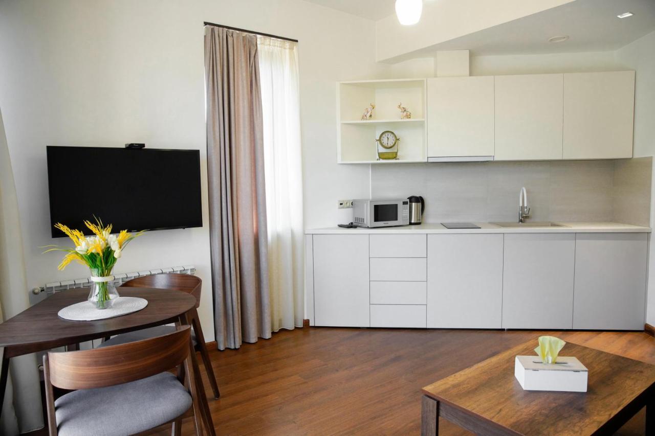 City Center Appartment At Buzand St. Yerevan Exterior foto