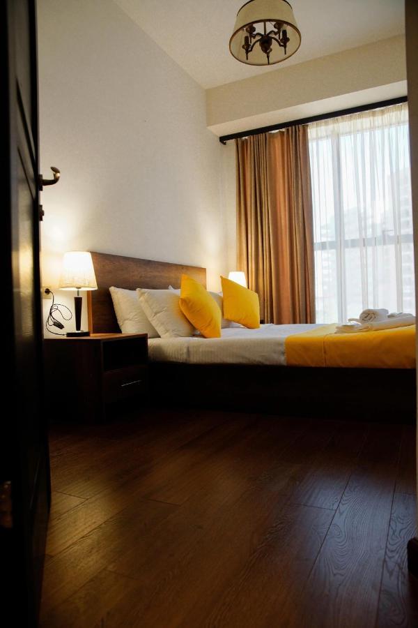 City Center Appartment At Buzand St. Yerevan Exterior foto